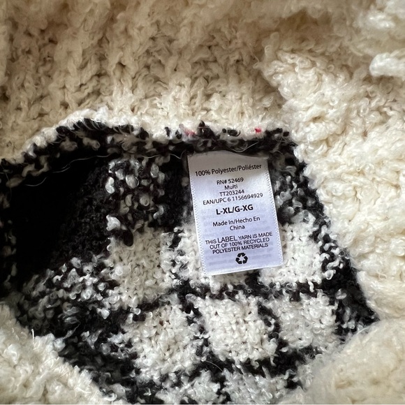 Plaid Turtleneck Poncho Sweater - Black and White size large - extra large l- xl - Picture 10 of 11